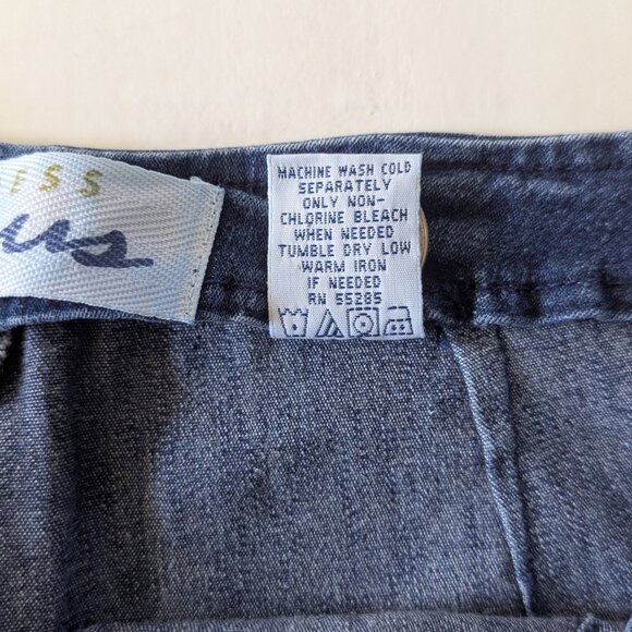 Vintage Express Bleus High-Waisted Capri Jeans  Side Zip, Pleated Front - Picture 5 of 7